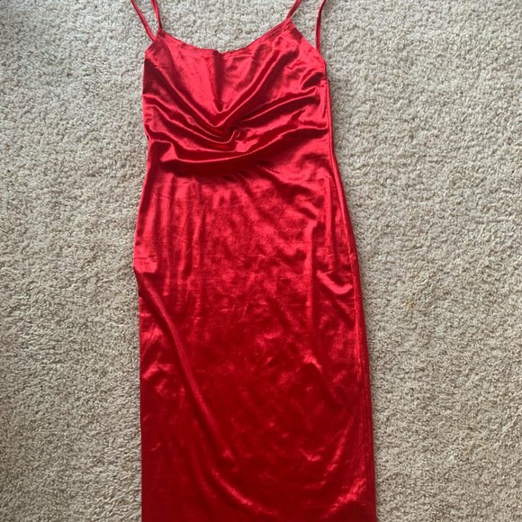 COPY - Reformation Merel Velvet Midi Dress - Picture 2 of 4